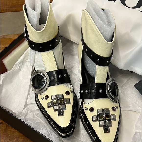 Coach Women's Black and Cream Heels NWOTS, New in the box - Picture 6 of 10